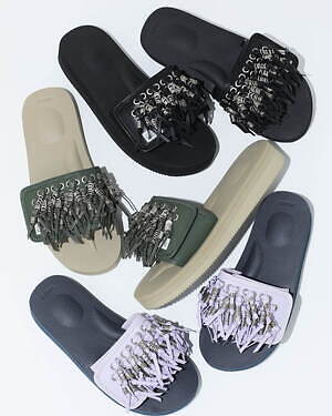 [TOGA × SUICOKE] 「PARDI」モデル フリンジ付き サンダル TOGA×スイコック、メタル付きフリンジのストラップサンダル