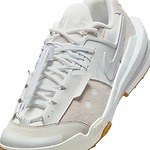 レディース白スニーカー【2025年夏】きれいめorカジュアル？おしゃれに決まるおすすめの新作｜写真1