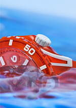 スウォッチ“クラゲ着想”スケルトン腕時計、クリアブルーやイエローなどダイバーズウォッチ全5色｜写真12