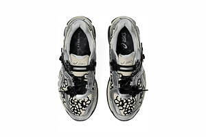 試し履きのみ　セシルバンセン　ASICS ブラック フラワーモチーフ スニーカー w300_kfg.jpg