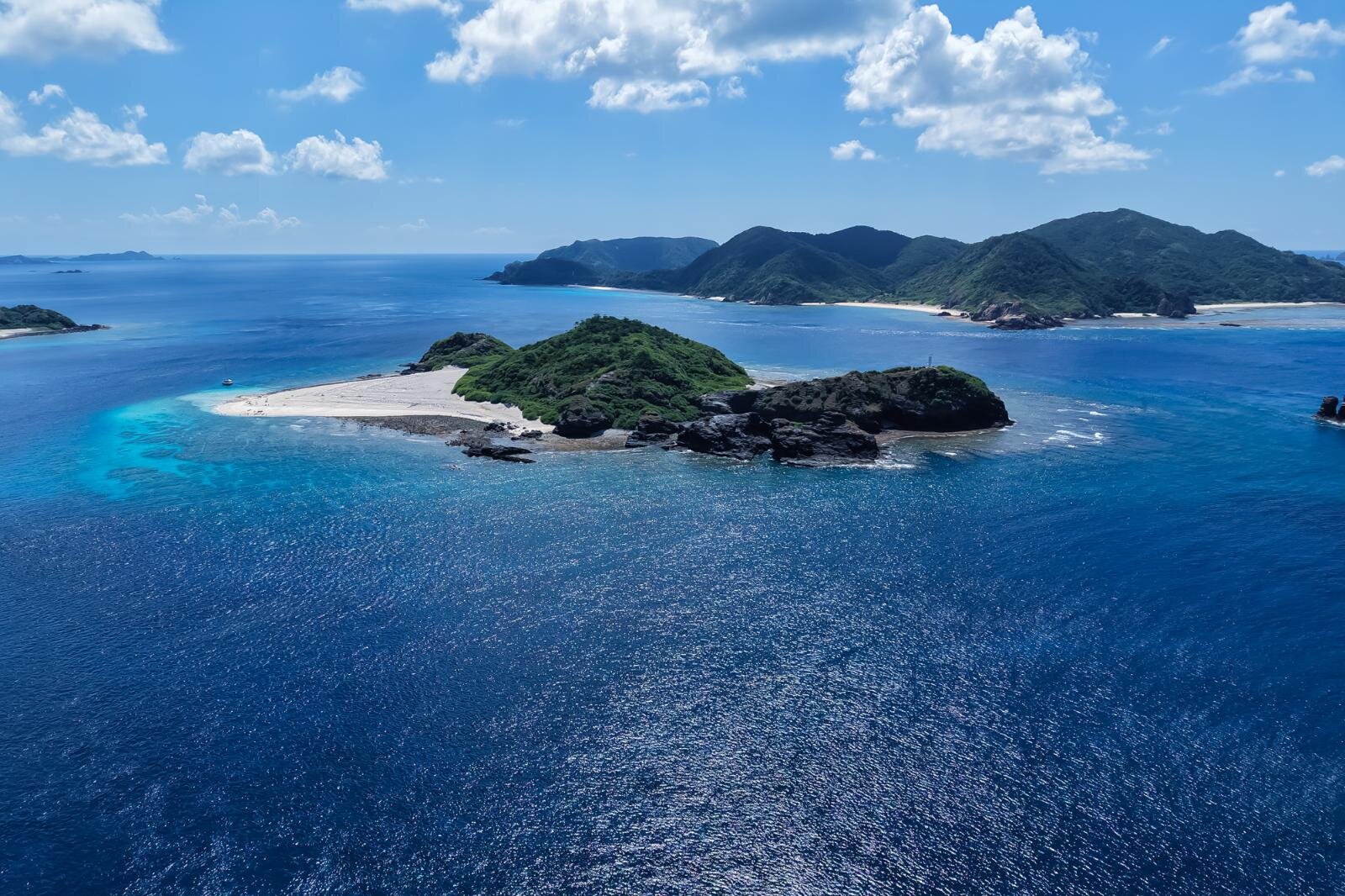 慶良間諸島の絶景ビーチ特集、世界を魅了する”ケラマブルー”とは？｜写真31