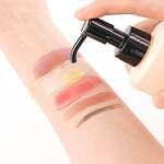 エスト25年秋スキンケア、“肌にのせるだけ”摩擦レスにメイク落とし！クレンジング美容液｜写真7