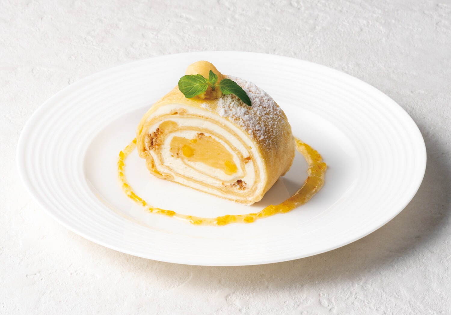 「クレープロール レモン＆マンゴー～ホワイトチョコクリーム～」880円