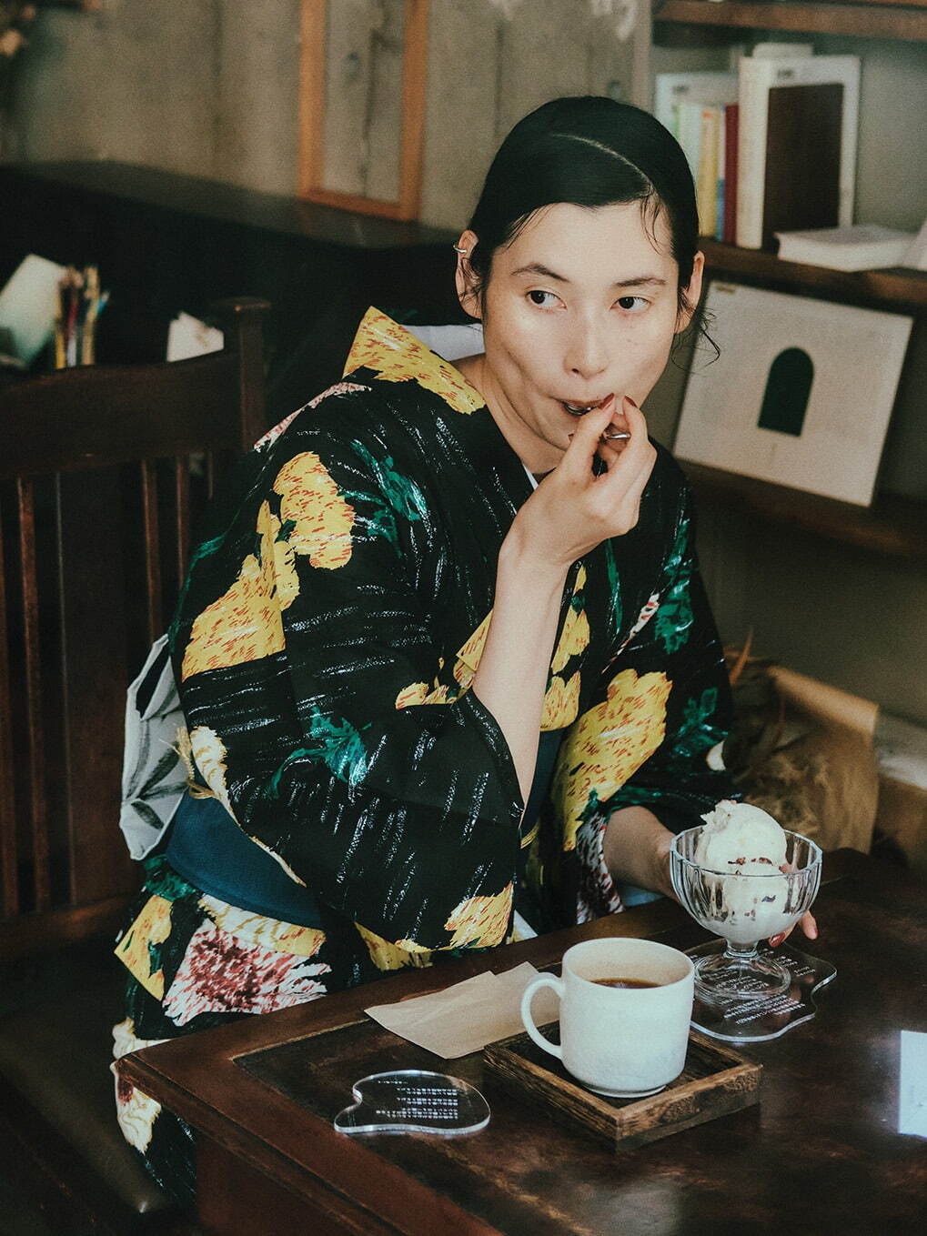 アメリ×ケイタ マルヤマの“花柄”浴衣、大輪の花が咲き誇るブラック＆可憐なホワイトなど全3型｜写真1