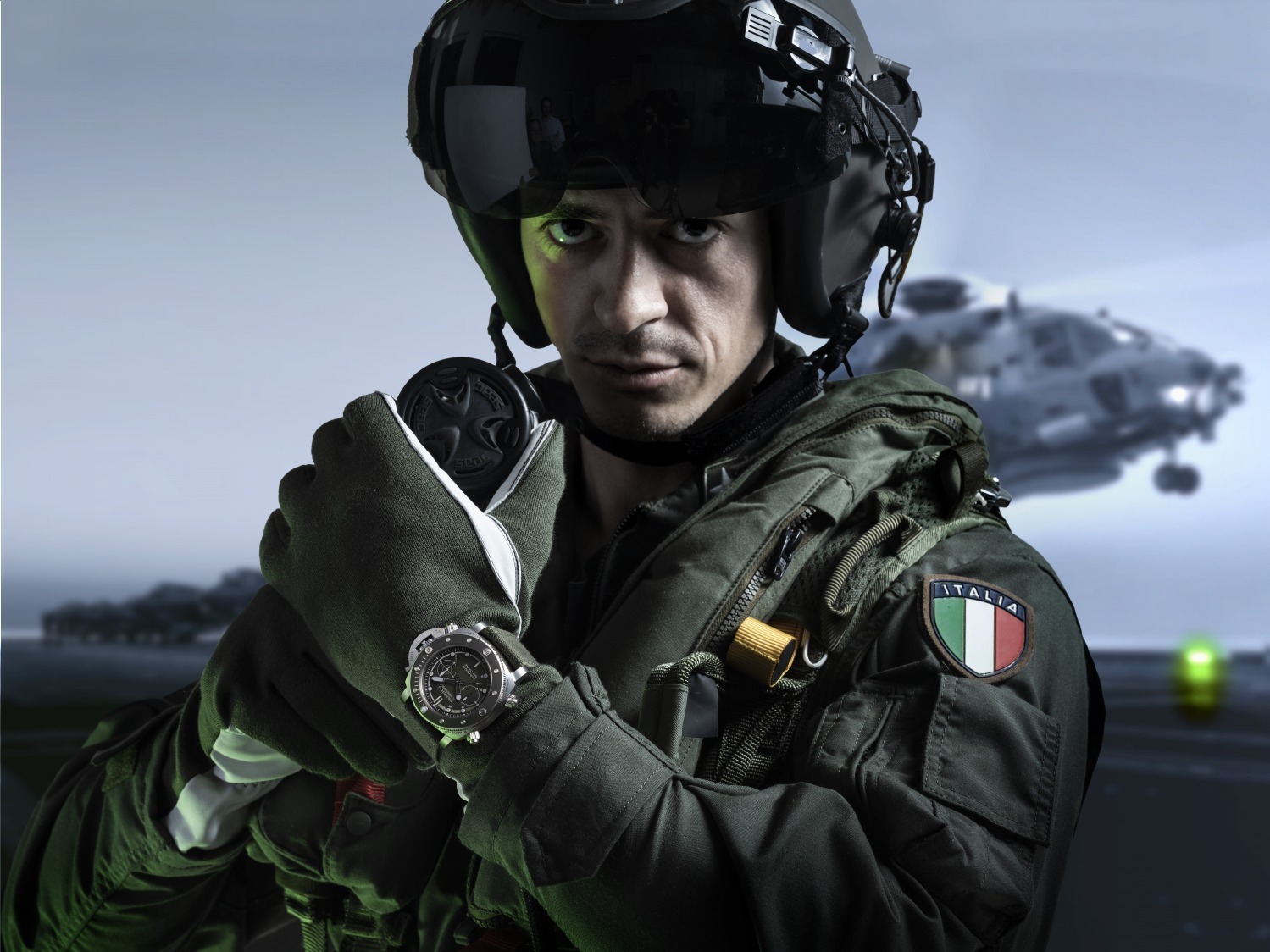 オフィチーネ パネライ(OFFICINE PANERAI) サブマーシブル クロノ｜写真2