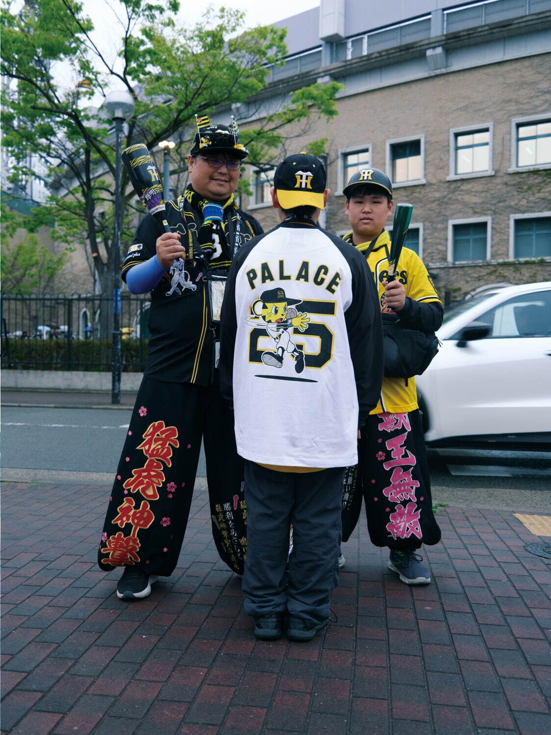 パレス スケートボードが大阪・心斎橋にオープン、阪神タイガースコラボのスカジャンなど限定発売｜写真35