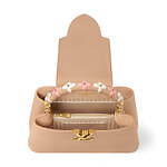 ルイ・ヴィトン“ハンドル装飾華やぐ”「カプシーヌ」バッグ、フラワーやカラフルバングルをプラス｜写真5