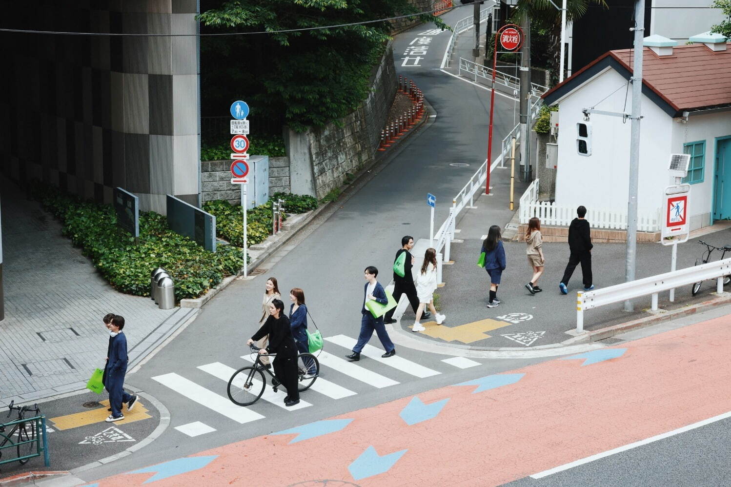 "原宿にいけるパジャマ"「チルスト」街に溶け込む究極のリラックスウェア、パイルニットＴシャツなど｜写真9