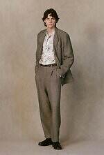 「メンズスーツのおしゃれな着こなしガイド」カジュアルなジャケットコーデからビジネスフォーマルまで｜写真15