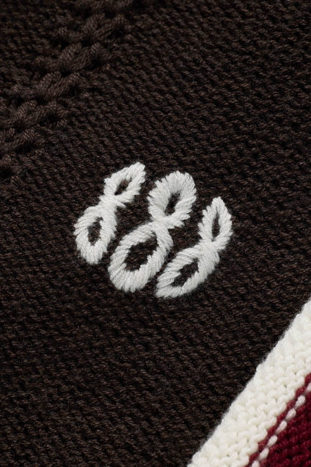 ジョウンド×ライス ナイン テンのロゴ刺繍半袖ニット、ヴィンテージサッカーウェアから着想｜写真3