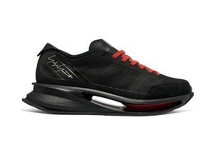 アディダス オリジナルスとイセタンメンズによるスニーカー「ZX