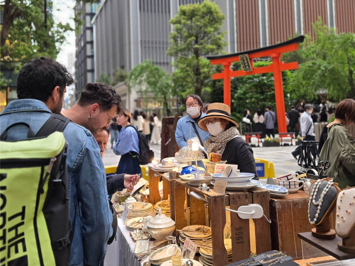 「第35回 オールドニューマーケット」東京・日本橋にアクセサリーや暮らしの道具、アンティークが集結｜写真1