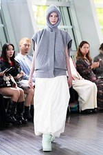 ナゴンスタンス 2025年秋冬コレクション - 雪山との対峙｜写真11