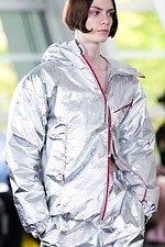 ナゴンスタンス 2025年秋冬コレクション - 雪山との対峙｜写真52