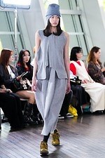 ナゴンスタンス 2025年秋冬コレクション - 雪山との対峙｜写真9