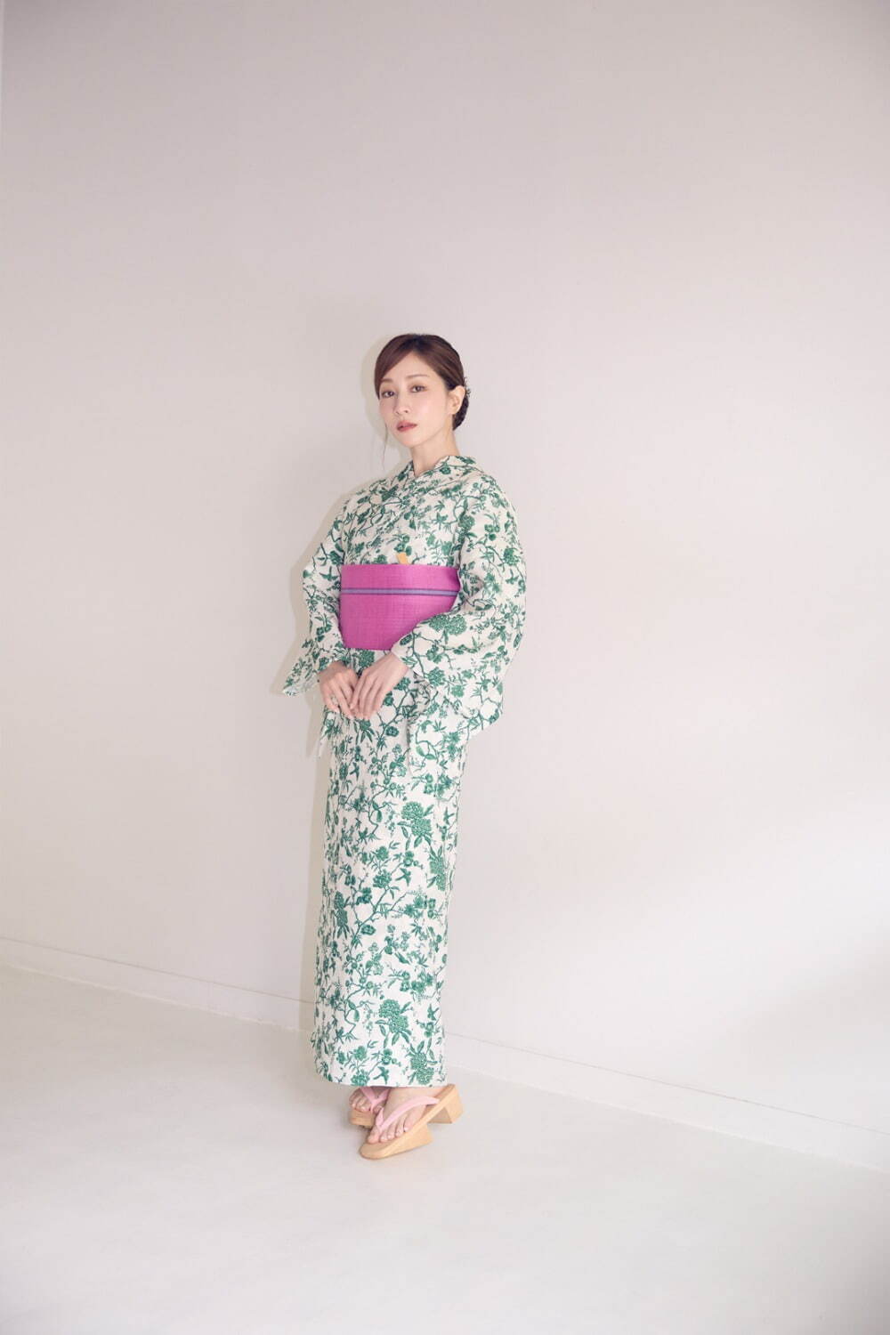 ケイタ マルヤマ(KEITA MARUYAMA) 陶器小花柄｜写真12