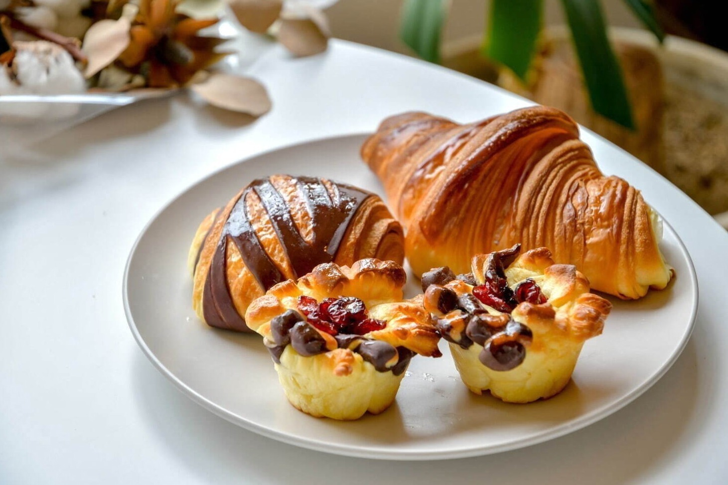 クロワッサン｜「ふじさんパンフェス」富士急ハイランドで、“のびるクロワッサン”など人気パン約3,000個が集結