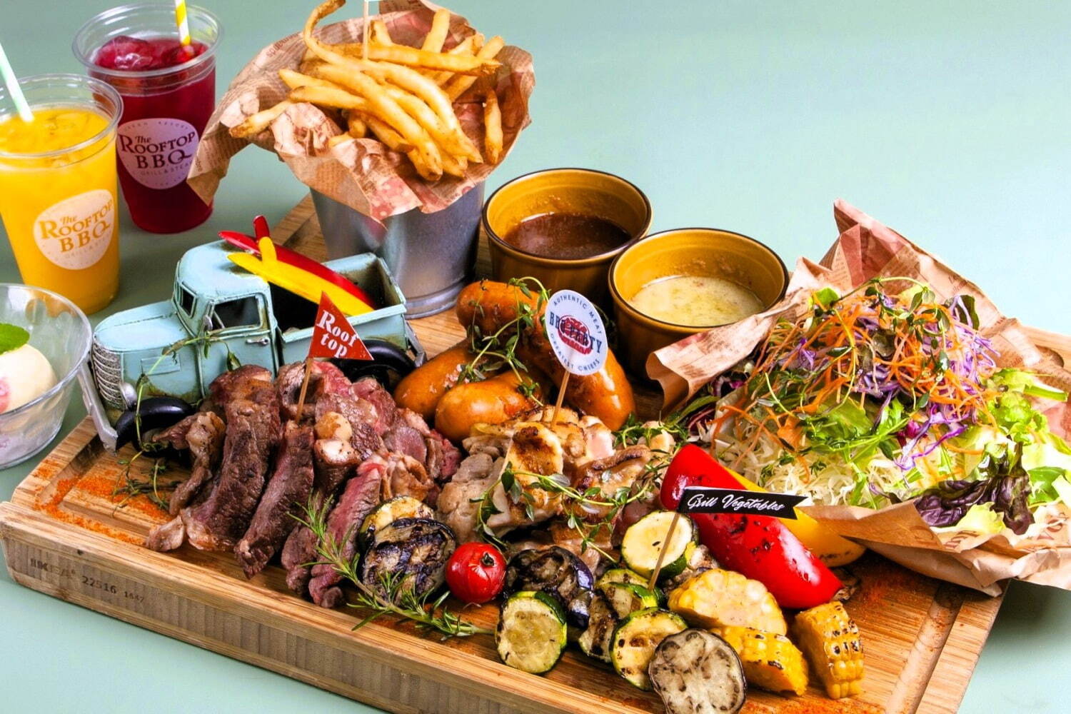 なんばパークス“大阪ミナミ”の夜景と共に手ぶらでBBQビアガーデン、肉の盛り合わせなどルーフトップで｜写真3