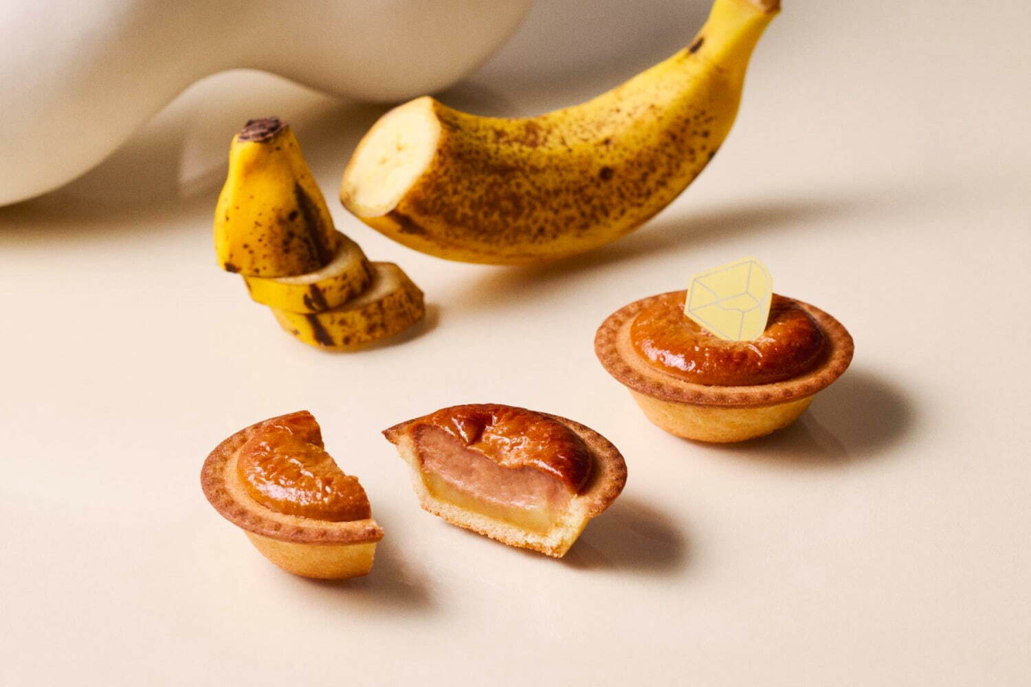 「焼きたてタルト チョコバナナチーズ」1個 324円