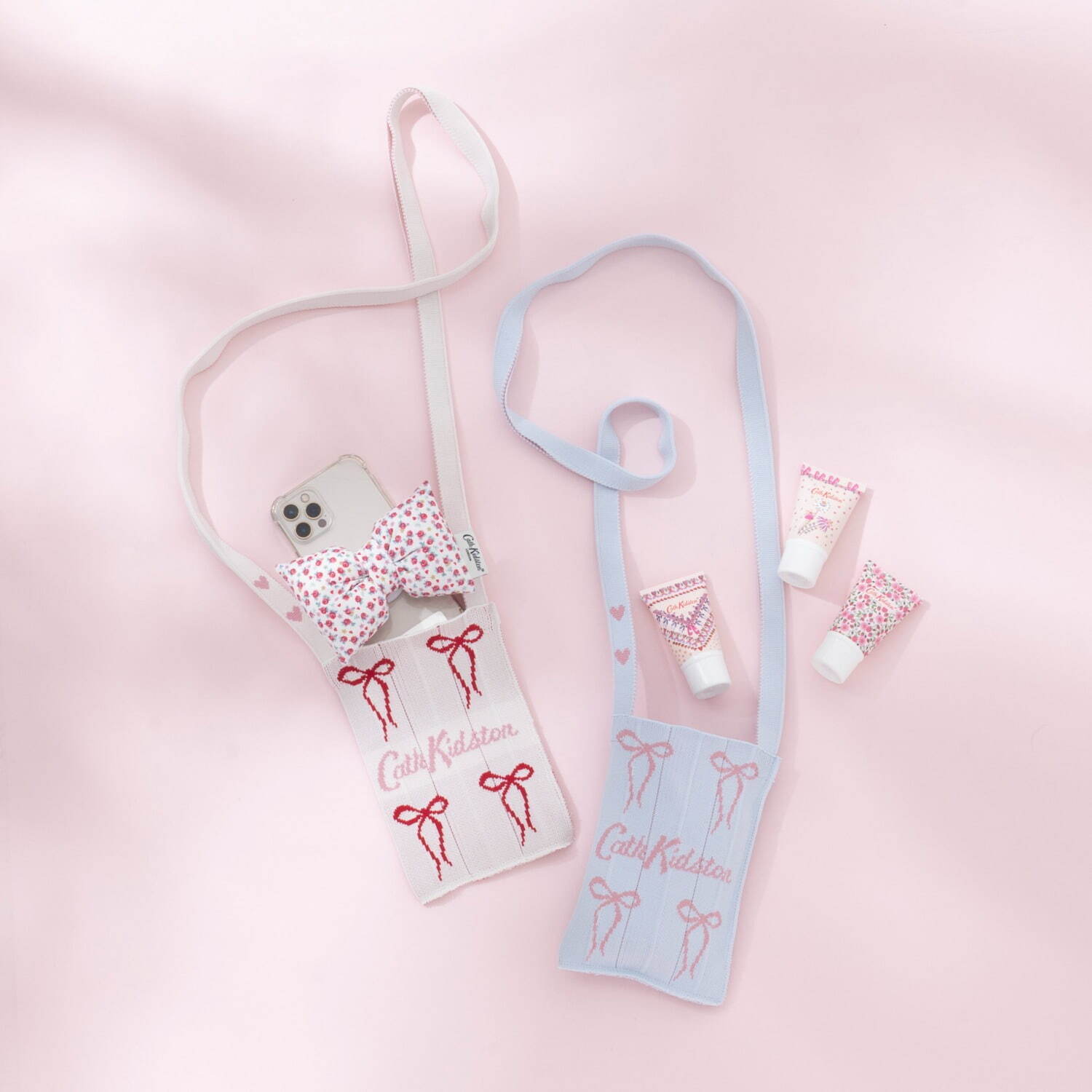 「Me-Knitty」リボン ロゴ(アイボリー/サックス) 各4,620円