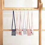 キャス キッドソン“手描き風リボン”のミニショルダーバッグ、ニットブランド・KNT365コラボ｜写真4