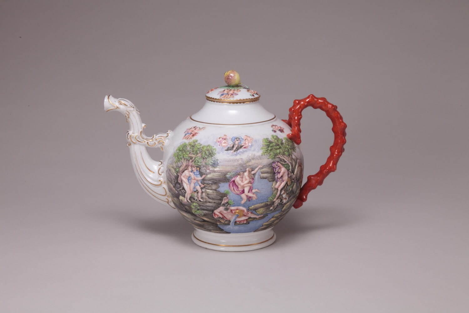 リチャード ジノリの名品磁器など約190点を一挙公開、特別展