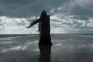 向井山朋子、美術館初の大規模個展がアーツ前橋で - ピアノ音楽や映像が織りなす新作インスタレーション