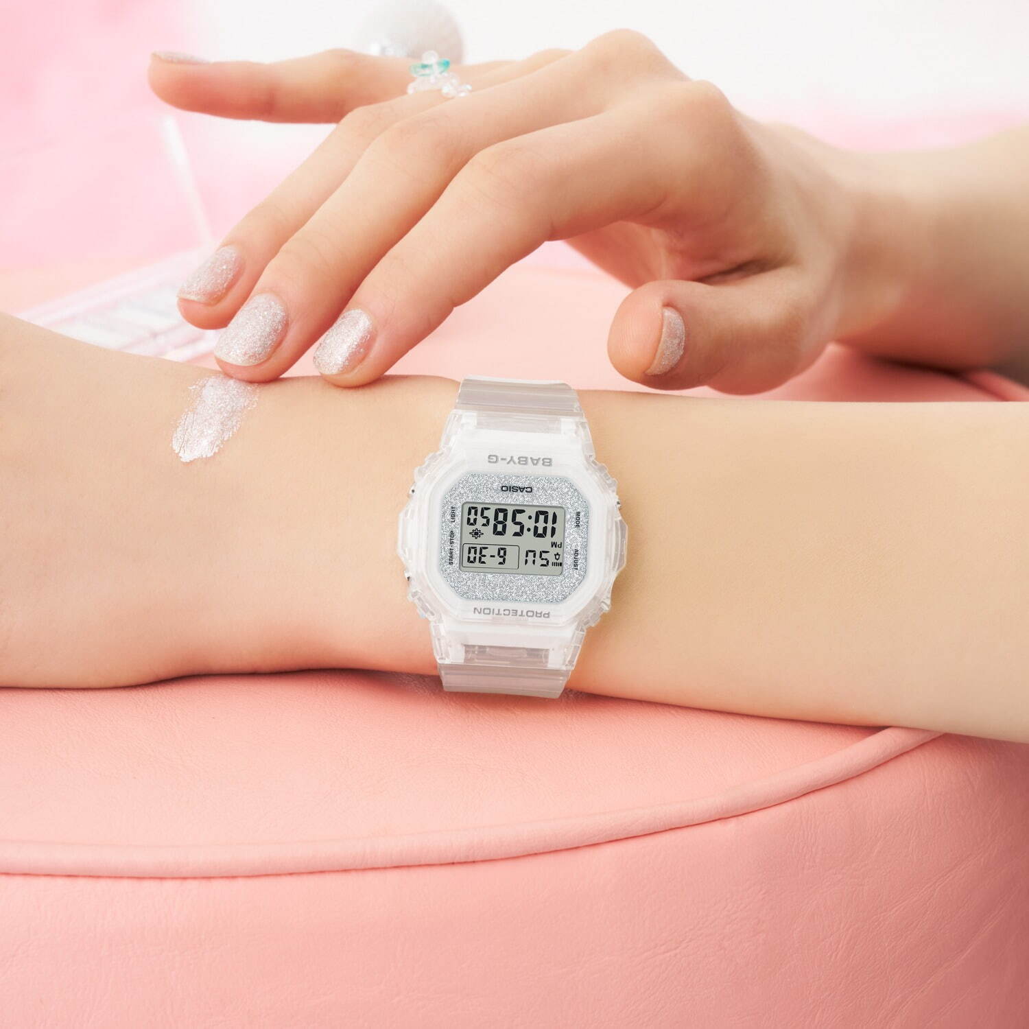BABY-G“スケルトンバンド”腕時計、ピンクやブルーに煌めくグリッターダイヤルで｜写真8