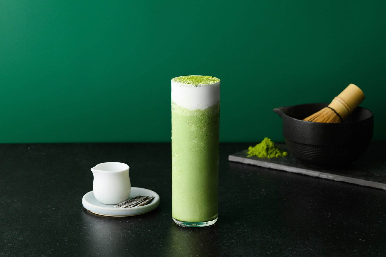 「宇治抹茶フローズン 黒蜜・塩昆布添え(店内)」1,210円※数量限定