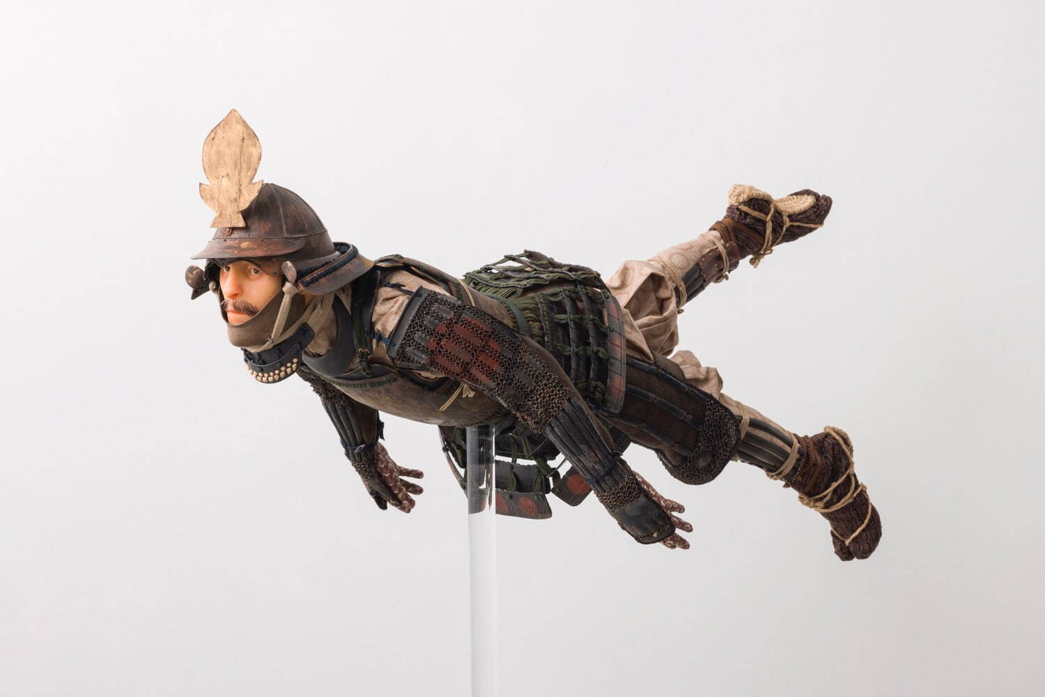 野口哲哉 《floating man》 2025年
ミクストメディア Photo：⻑橋睦