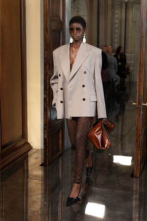 グッチ(GUCCI) 2026年リゾートウィメンズコレクション  - 写真15