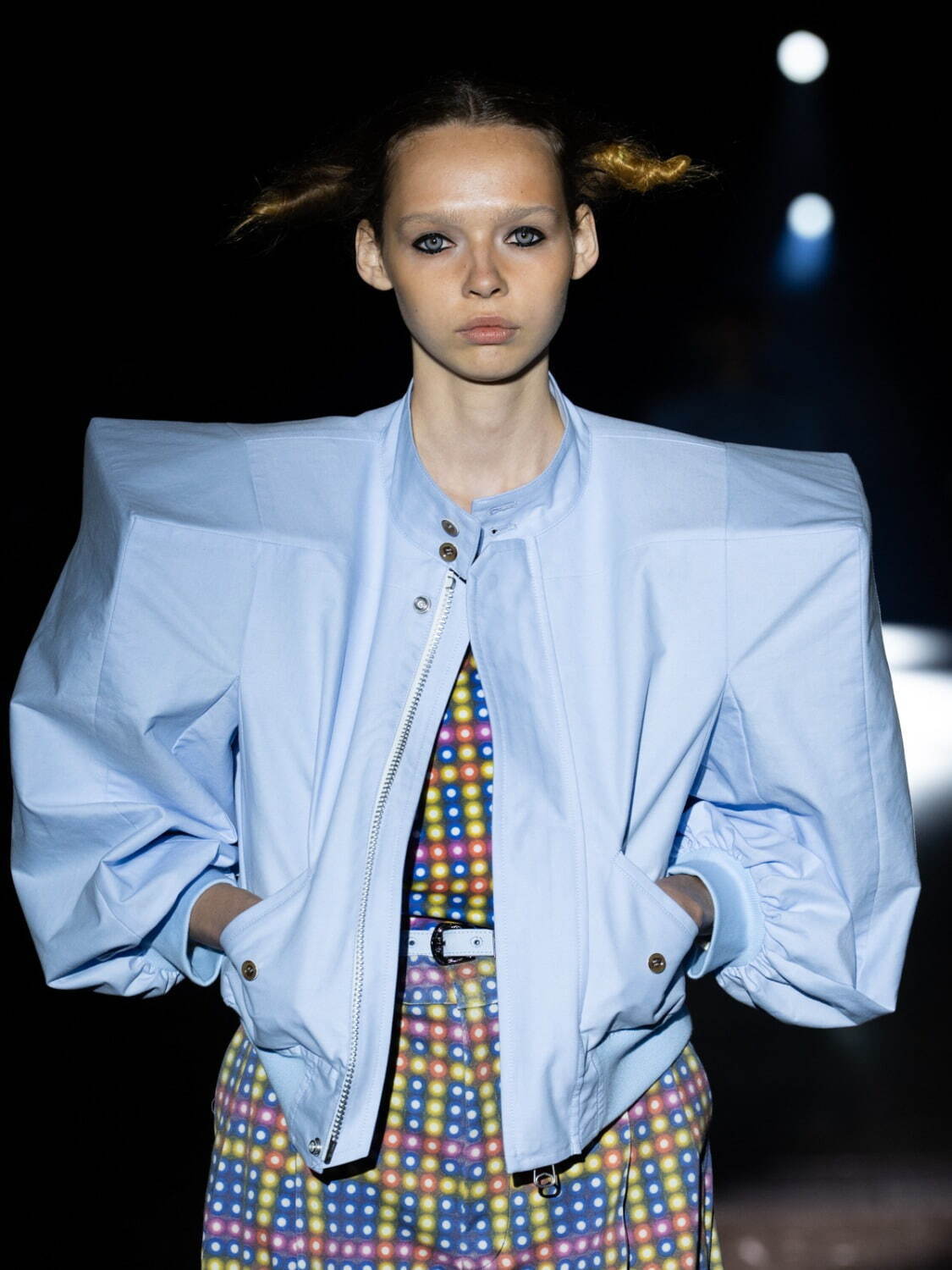 アンリアレイジ(ANREALAGE) 2025-26年秋冬ウィメンズコレクション  - 写真31