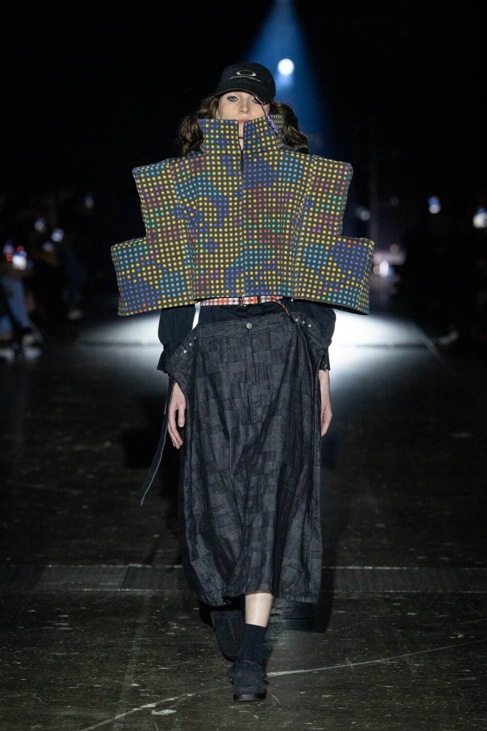 アンリアレイジ(ANREALAGE) 2025-26年秋冬ウィメンズコレクション  - 写真46