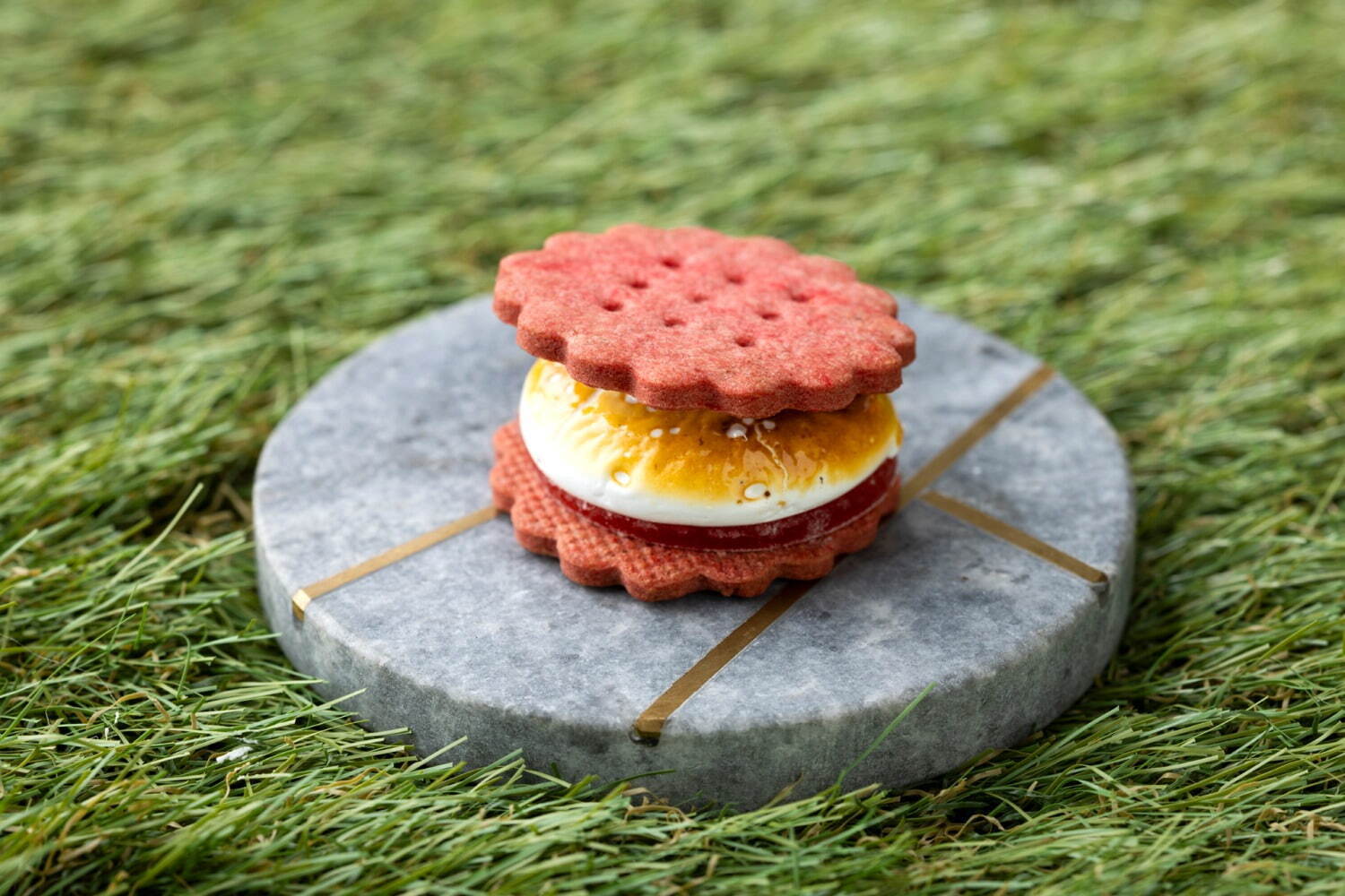 シェラトン都ホテル東京「夏のいちごのアフタヌーンティー」“アールグレイ香る”苺パフェやスモアサンド｜写真6
