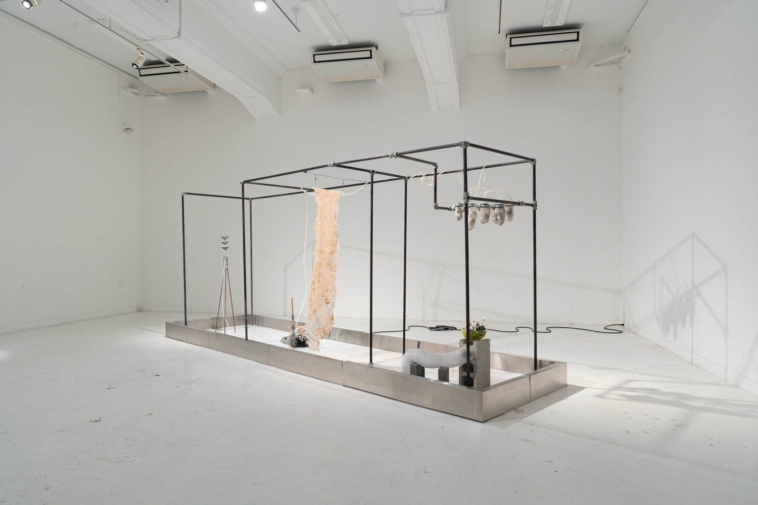 マヤ・エリン・マスダ 《Pour Your Body Out》 2023年 京都芸術センター
撮影：Takuya Matsumi