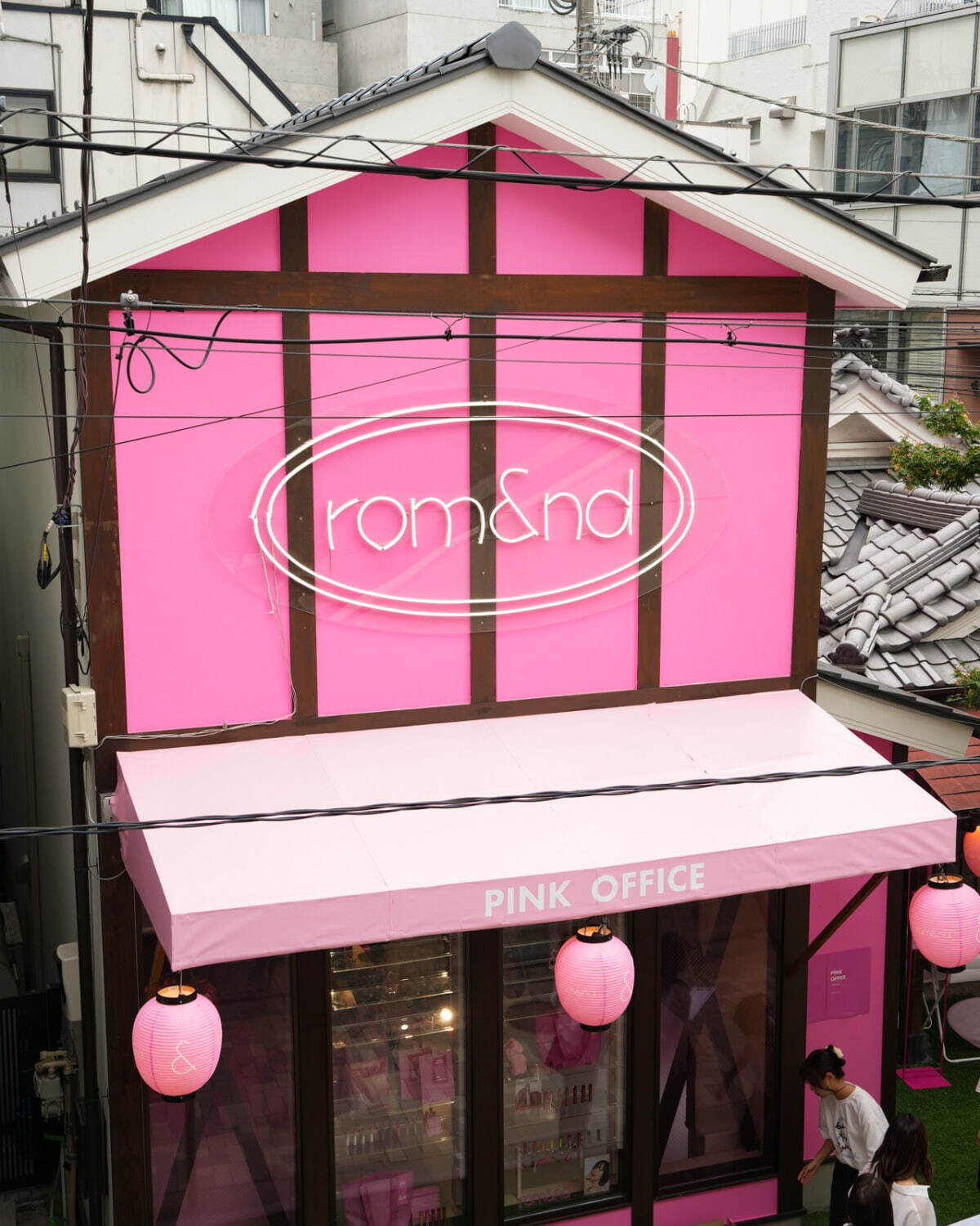ロムアンド「ピンクオフィス」旗艦店が原宿に限定オープン、リップガチャや日本初上陸コスメ｜写真3