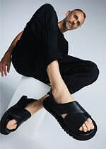 エイポック エイブル イッセイ ミヤケ25年春夏メンズサンダル、“1本の紐”で靴を構築｜写真5