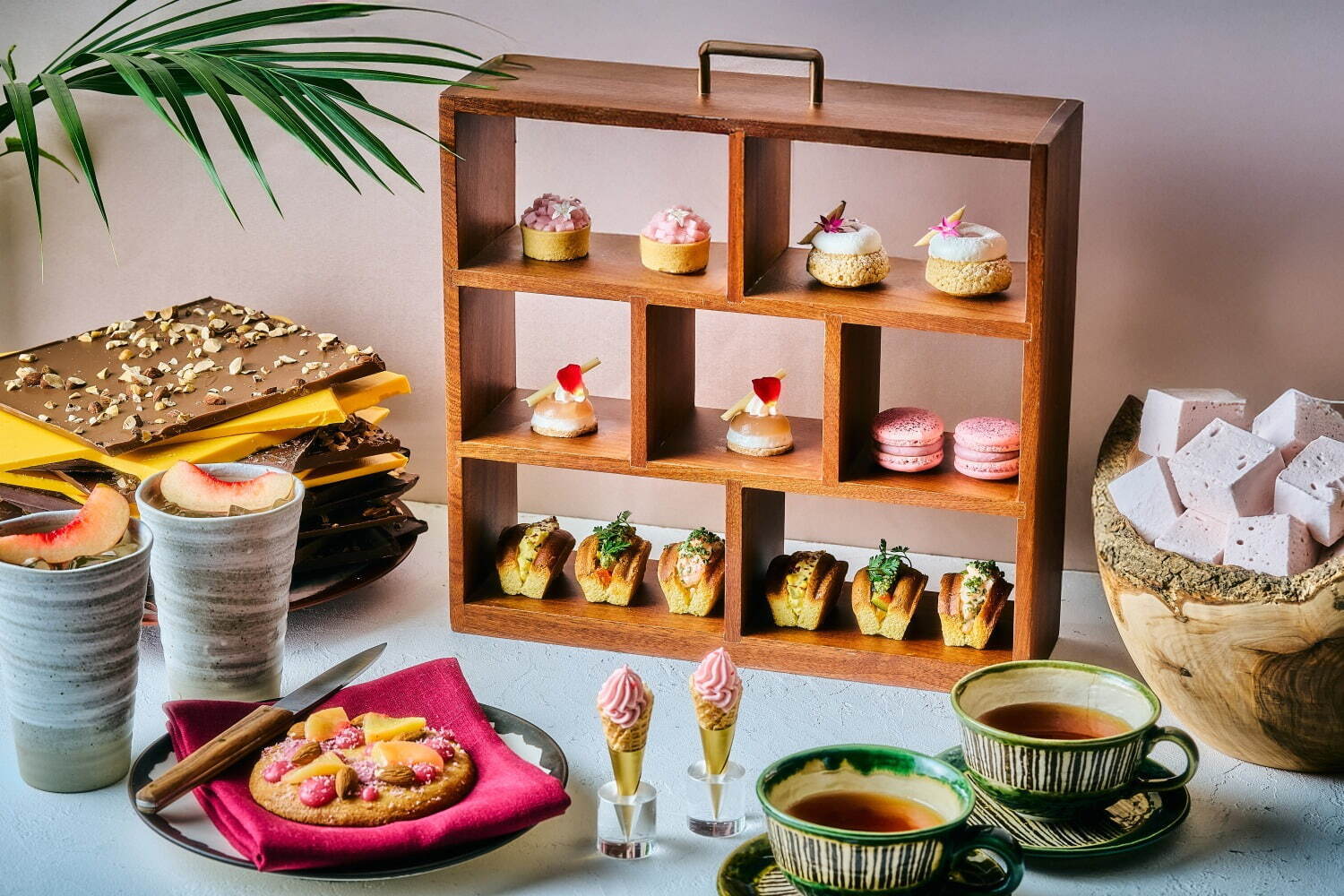 「ピーチアフタヌーンティー」1名 7,500円 ※サービス料15％別