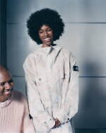 ストーンアイランド“カモフラージュ柄”染色アウター＆紫外線で色が変わるナイロンコート｜写真5