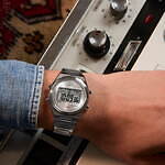 タイメックスの腕時計、"レトロ風"丸型ケース×多機能デジタルモニター｜写真9