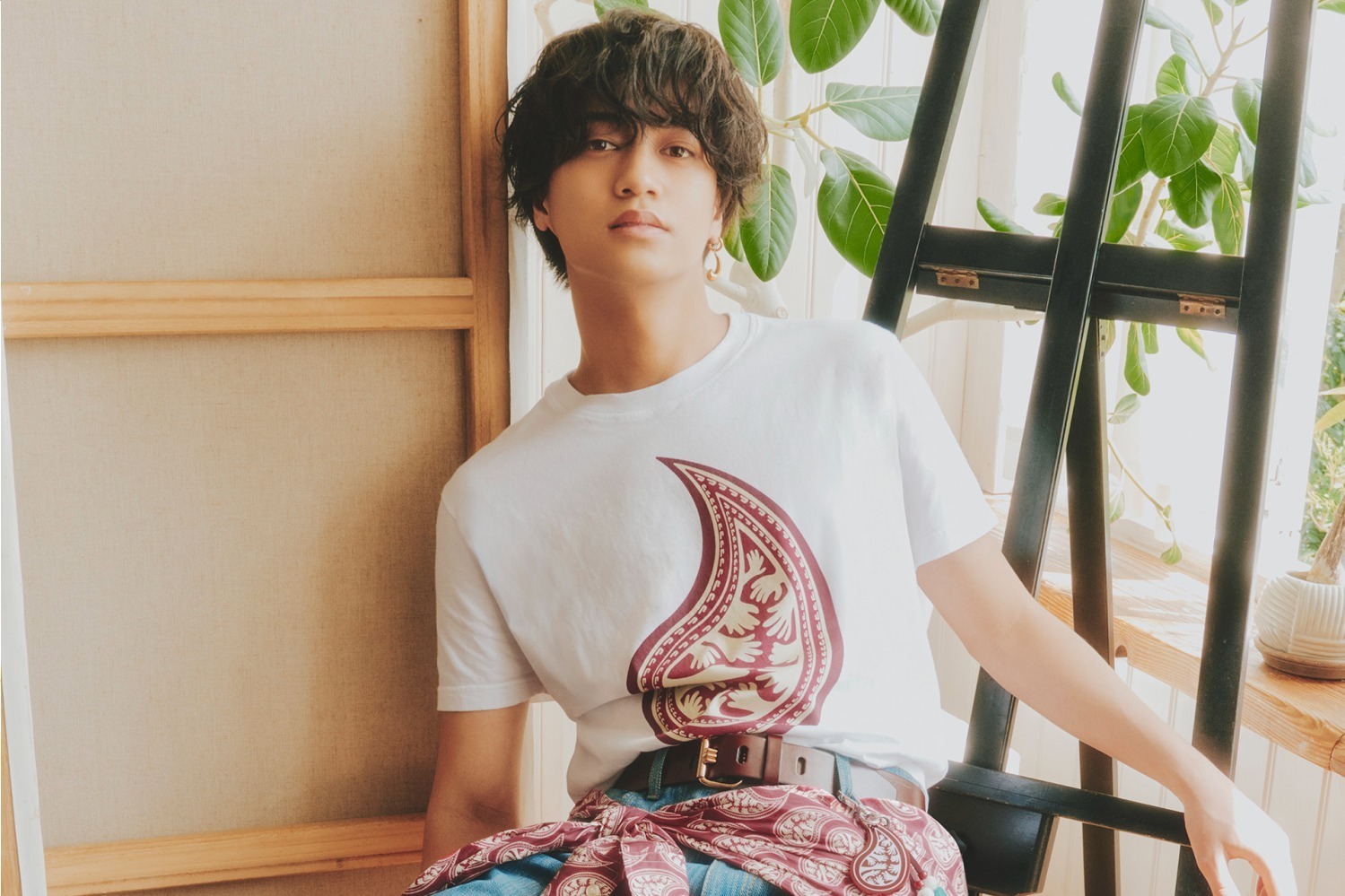 コラボレーション｜エトロのキンプリ髙橋海人描き下ろしペイズリー柄コラボウェア、Tシャツやトートバッグなど全21型