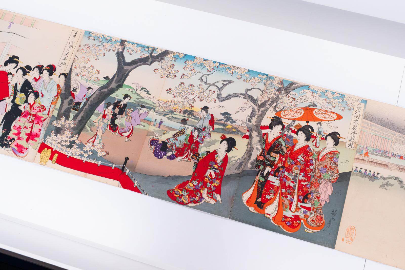 特別展「江戸☆大奥」展示風景 東京国立博物館 2025年 楊洲周延筆 《千代田の大奥》より「千代田大奥 御花見」 明治27年(1894年)
東京国立博物館蔵 ［会期中に展示替えあり］