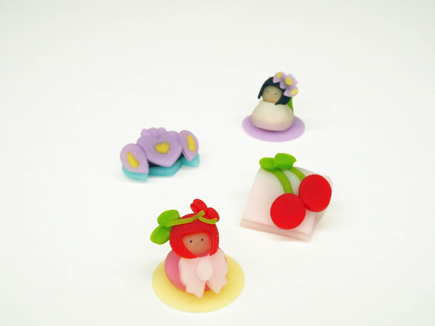 季節の生菓子 各1個 324円