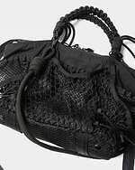 人気ブランドレディースバッグ【2025年秋】おしゃれなショルダーバッグや斜め掛け、本革トートなど｜写真1