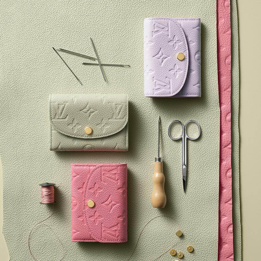【柔らかレザー&パステルが可愛い♪】LV 折りたたみ財布 ルイ・ヴィトン“パステル色”レザーのウィメンズ財布、フラップ式