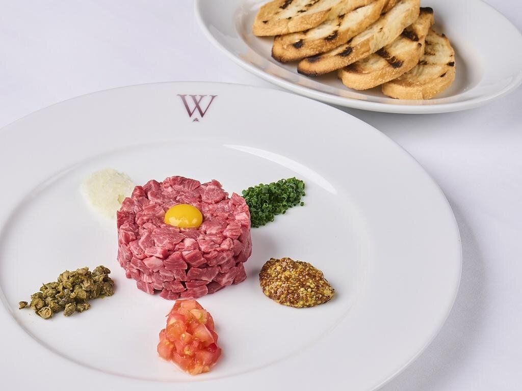 「但馬太田牛のステーキタルタル」5,500円 ※「ウルフギャング・ステーキ 高輪店」限定