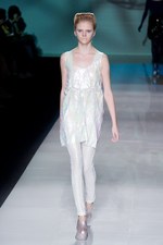 圧巻の美しさ！ミクロの世界をテクスチャーで表現-ソマルタ(SOMARTA)、2011年春夏コレクション｜写真43