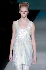 圧巻の美しさ！ミクロの世界をテクスチャーで表現-ソマルタ(SOMARTA)、2011年春夏コレクション｜写真44