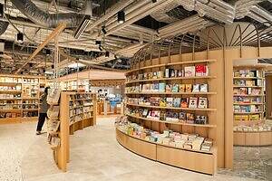文喫の新旗艦店「ブンキツ トーキョー」ニュウマン高輪に、約10万冊の本とエリア最大級カフェラウンジ