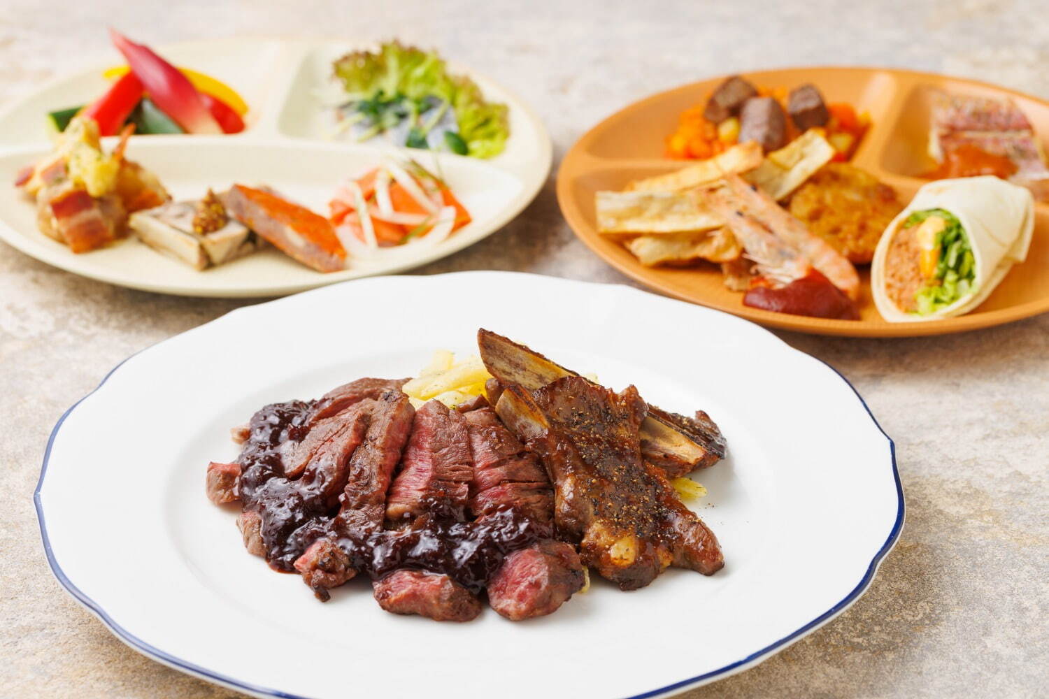 東京會舘25年ビアガーデン「銀座スカイビアテラス」東京駅や丸の内の夜景と楽しむビール＆肉プレートなど｜写真7